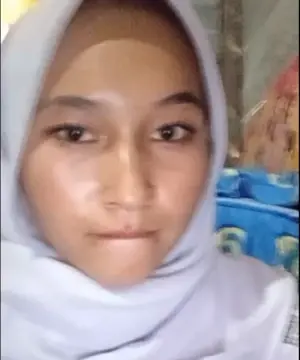 Cewek SMA Sangking Cantiknya Jadi Lumer